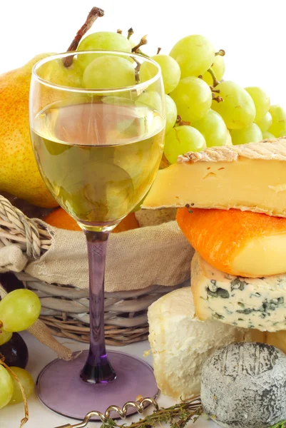 Queso, vino y frutas — Foto de Stock