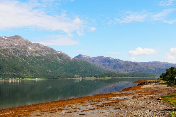 Fiord i góry — Zdjęcie stockowe