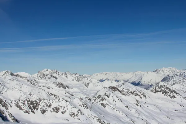 ソールデン オーストリアの冬の山の風景アルプススキー場 — ストック写真