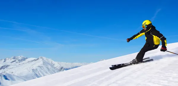 Professioneller Alpiner Skifahrer Beim Abfahren Hochgebirge Der Alpen — Stockfoto