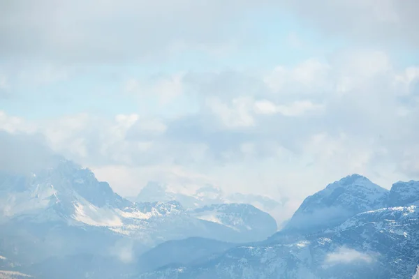 Lejos Montañas Azules Paisaje Fondo Dolomitas Dolomiti Italia Invierno Hermosos —  Fotos de Stock
