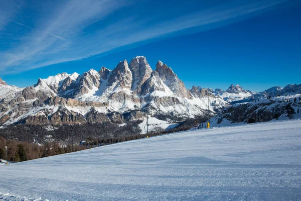 Dolomiter Dolomiti Italien Vintern Vackra Alper Vinterberg Och Skidbacke Cortina — Stockfoto