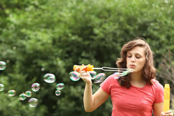 Girl doing bubble soap — Stock Photo, Image