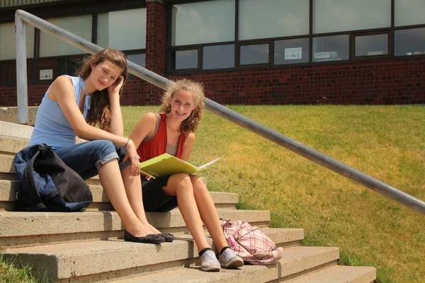 Students at school — Stock Photo, Image