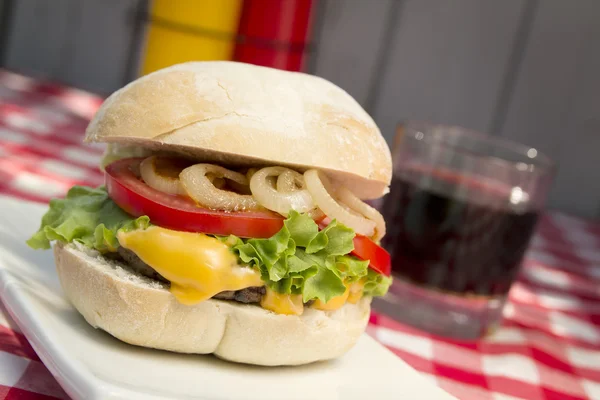 Cheeseburger — Stockfoto