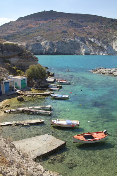 Barche sull'isola di Milos, Grecia — Foto Stock