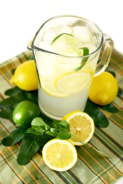 Лимонад — стоковое фото