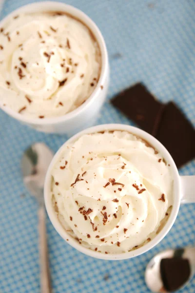 Becher mit heißer Schokolade — Stockfoto