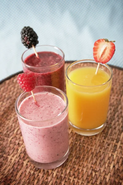 Smoothies and juices — Stock Photo, Image