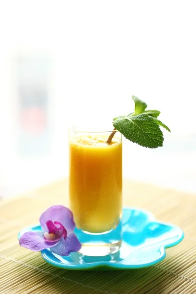 Jugo de naranja —  Fotos de Stock