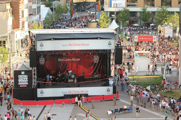 Jazz festival menigte in montreal — Stockfoto