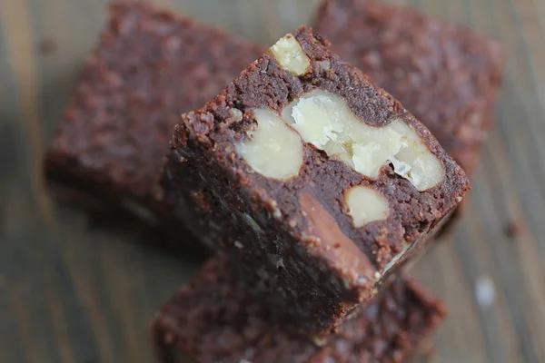 Quattro pezzi di brownie — Foto Stock