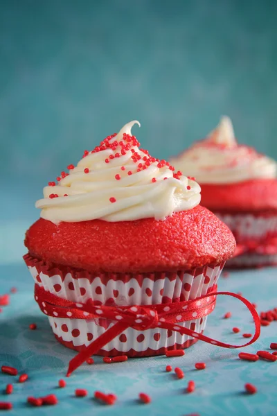 Roter Samt-Cupcake — Stockfoto