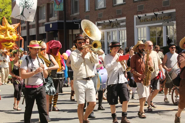 Musicians at cinqo de mayo parade — Stock Photo, Image