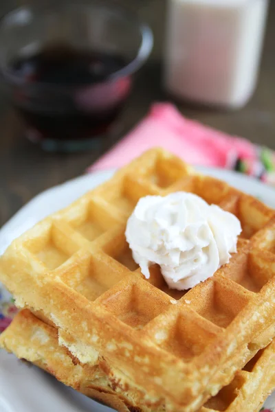 Waffles para pequeno-almoço — Fotografia de Stock