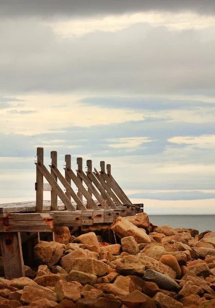 Muelle de madera viejo —  Fotos de Stock