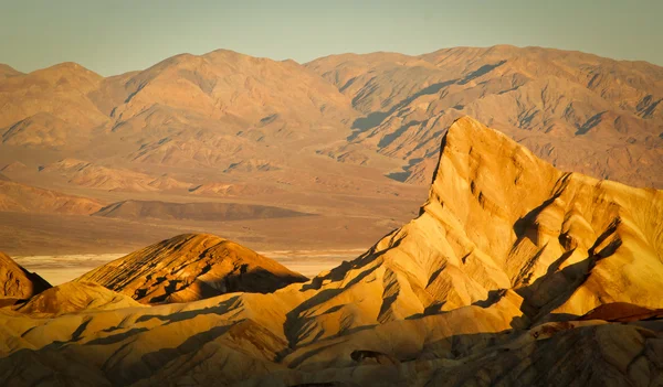 Zabriskie point under sunrise — Stockfoto