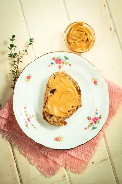 Pindakaas toast — Stockfoto