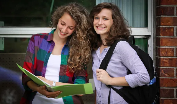 Lachende studenten — Stockfoto