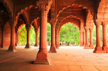 Kırmızı eski Delhi'de ileri