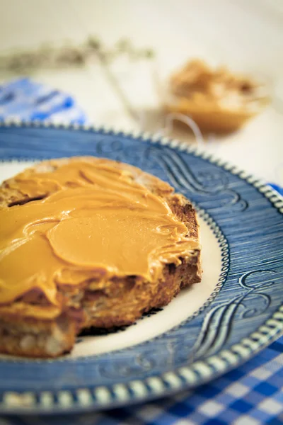 Jordnötssmör toast — Stockfoto