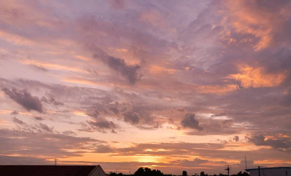 Panoramiczny Widok Zachód Słońca Złoty Niebieski Niebo Natura Tło — Zdjęcie stockowe