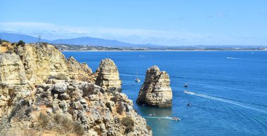 Portekiz algında güzel bir sahil.