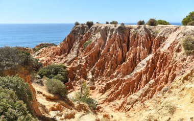 Portekiz algında güzel bir sahil.