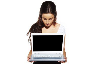 kadın laptop sunulması