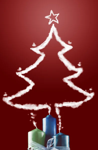 Luz de la vela y árbol de Navidad — Foto de Stock