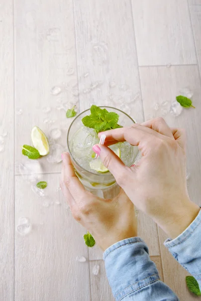 Frischer Mojito-Cocktail — Stockfoto