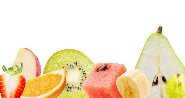 Frutas frescas isoladas sobre fundo branco — Fotografia de Stock