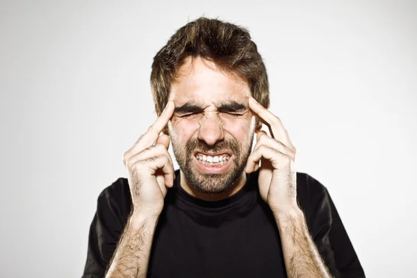 Retrato de un niño normal con dolor de cabeza — Foto de Stock