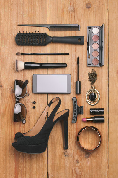 Накладные расходы на предметы первой необходимости для женщин
.