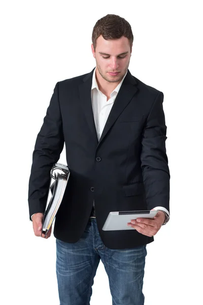 Geschäftsmann schaut auf Tablet-PC — Stockfoto
