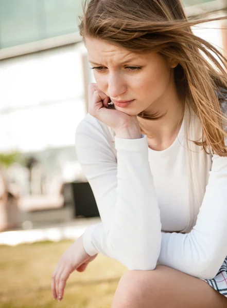 In problemen - depressief jonge vrouw — Stockfoto