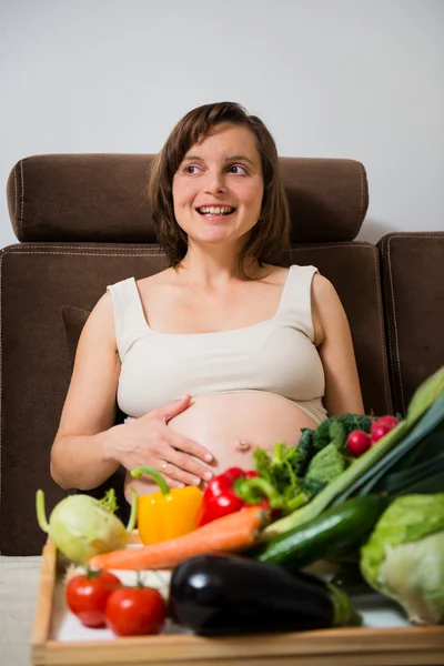 Pregnant woman - healthy food — Stock Photo, Image