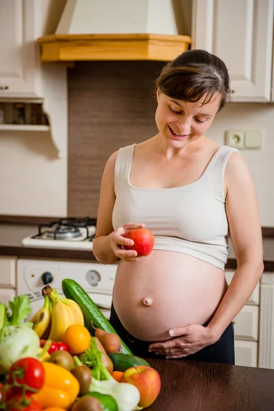 Pregnanancy - healthy lifestyle — 图库照片
