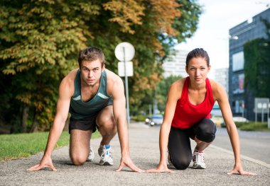 rekabet - rekabet içinde çalışan genç bir çift