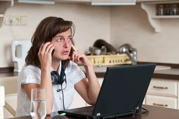 On the phone - work from home — Stock Photo, Image