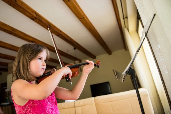 Child playing violin — Stock Photo, Image