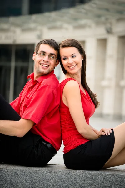 Koppla av - ungt par tillsammans — Stockfoto