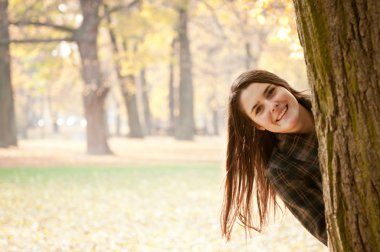 Beni - sonbahar kadın portre bak