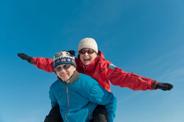 Winter fun - happy senior couple — Stock Photo, Image