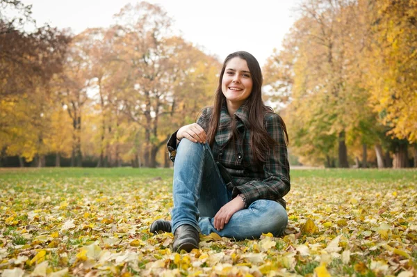 Glad höst livsstil porträtt — Stockfoto