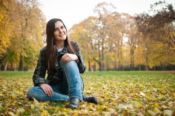 Glücklicher Herbst Lebensstil Porträt — Stockfoto