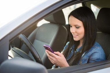 sürüş sırasında Smartphone kullanarak
