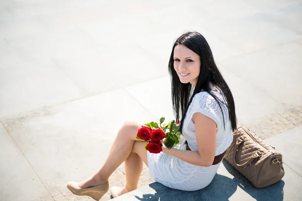 Nejlépe prezentovat - žena s růží — Stock fotografie