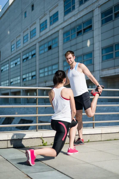 Entrenamiento - entrenamiento en pareja — Foto de Stock