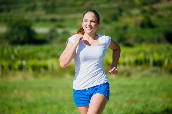 Jogging na natureza — Fotografia de Stock